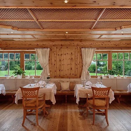 Alpenpalace Luxury Hideaway & Spa Retreat-2